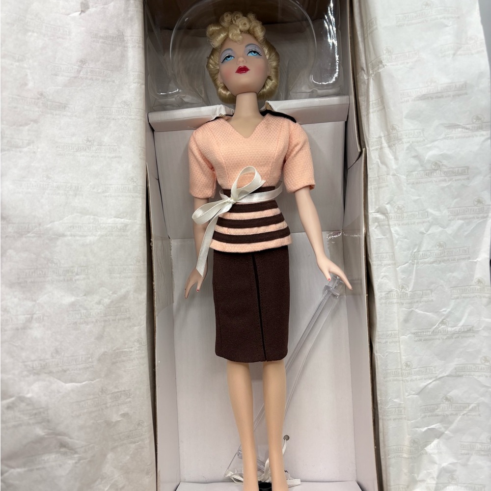 Ashton-Drake Gene Doll Press Conference Outfit Peach Brown 16” w Box Stand